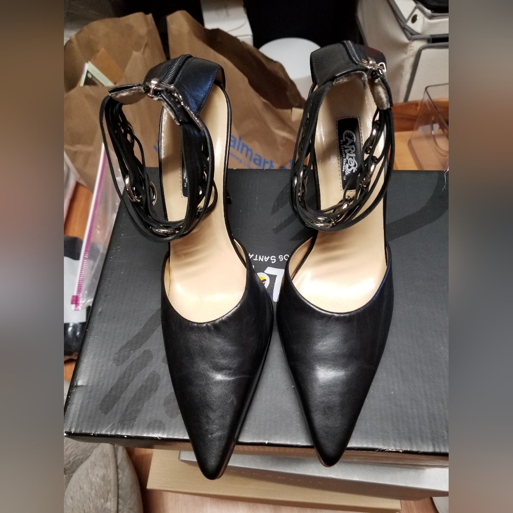 Brand New - Never Worn - 7 1/2 Black Carlos Santana Heels!